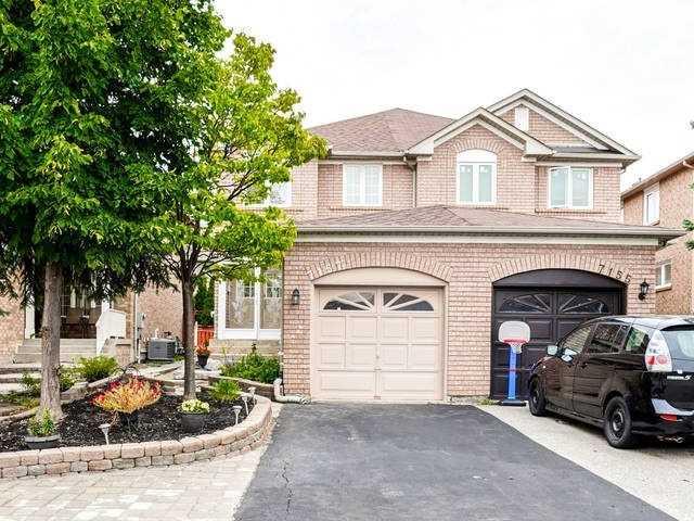 7157 Black Walnut Tr, House semidetached with 3 bedrooms, 3 bathrooms and 4 parking in Mississauga ON | Image 1