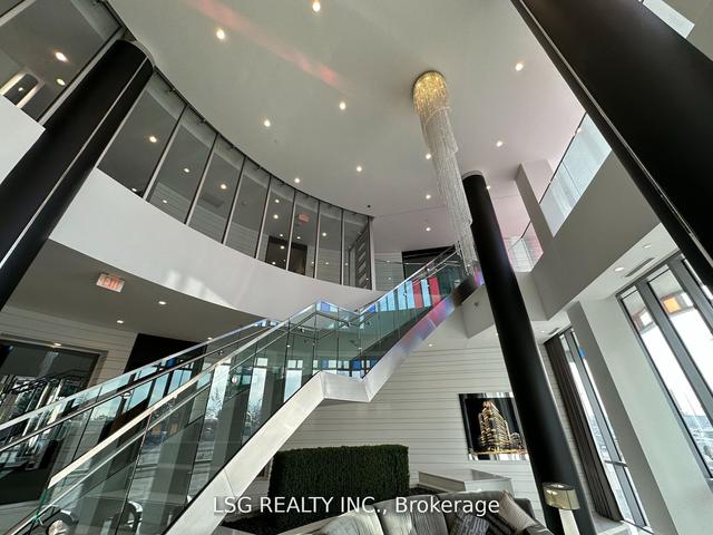 716 - 9471 Yonge St, Condo with 2 bedrooms, 2 bathrooms and 1 parking in Richmond Hill ON | Image 21