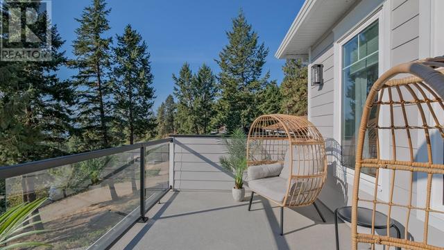 10290 Columbia Way, House detached with 4 bedrooms, 2 bathrooms and 6 parking in Central Okanagan West BC | Image 22