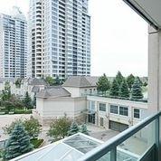 404 - 17 Bayberry Pl, Condo with 1 bedrooms, 2 bathrooms and 1 parking in Toronto ON | Image 3