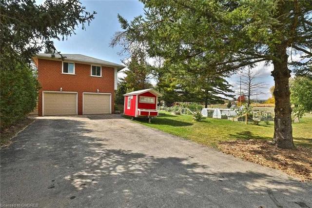 8750 Mansewood Tr, House detached with 3 bedrooms, 2 bathrooms and 8 parking in Milton ON | Image 23