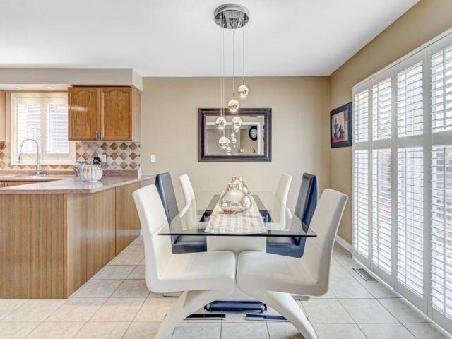 21 Milkweed Cres, House detached with 3 bedrooms, 3 bathrooms and 4 parking in Brampton ON | Image 8