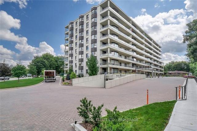 404 - 1180 Commissioners Rd W, Townhouse with 2 bedrooms, 2 bathrooms and 2 parking in London ON | Image 12