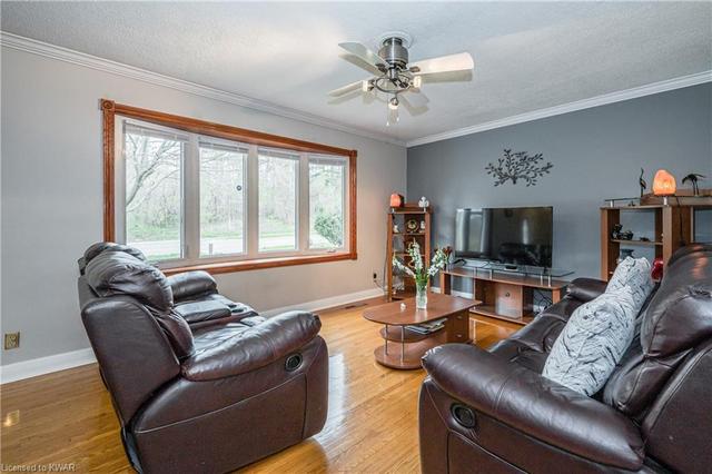 119 Margaret Avenue S, House detached with 4 bedrooms, 2 bathrooms and 7 parking in Waterloo ON | Image 4