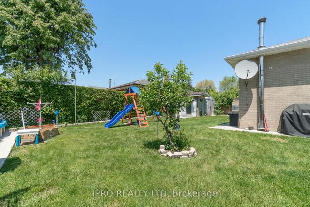 34 Flowertown Ave, House detached with 3 bedrooms, 2 bathrooms and 3 parking in Brampton ON | Image 22