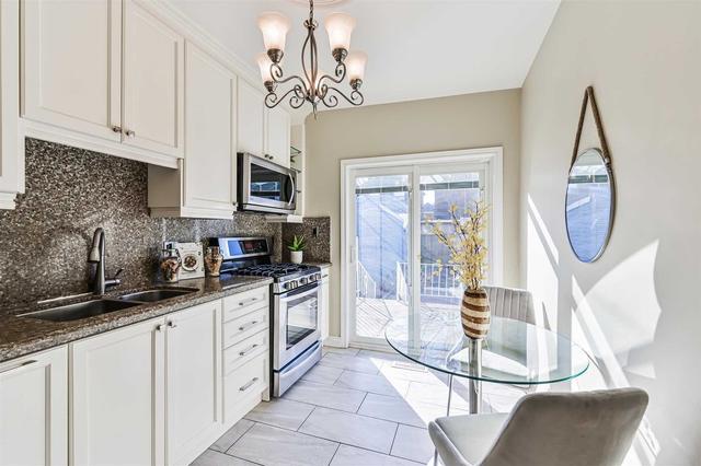 137 Essex St, House semidetached with 4 bedrooms, 2 bathrooms and 2 parking in Toronto ON | Image 23