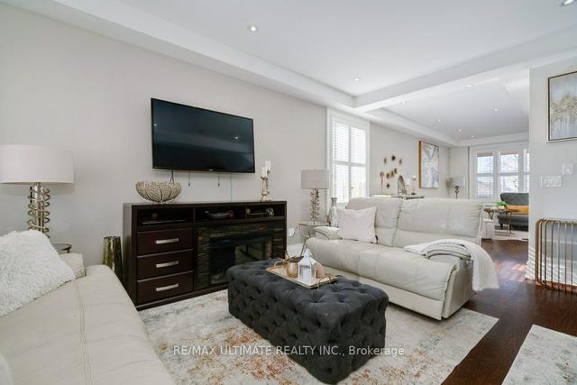 11 Blue Springs Rd, House detached with 4 bedrooms, 4 bathrooms and 4 parking in Toronto ON | Image 37