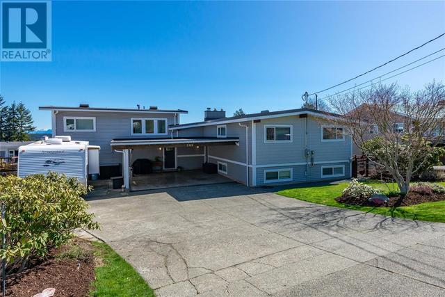 785 Nancy Greene Dr, House detached with 6 bedrooms, 4 bathrooms and 4 parking in Campbell River BC | Image 1