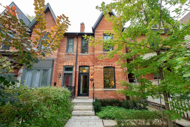 111 Victor Ave, House semidetached with 3 bedrooms, 2 bathrooms and 0 parking in Toronto ON | Image 12