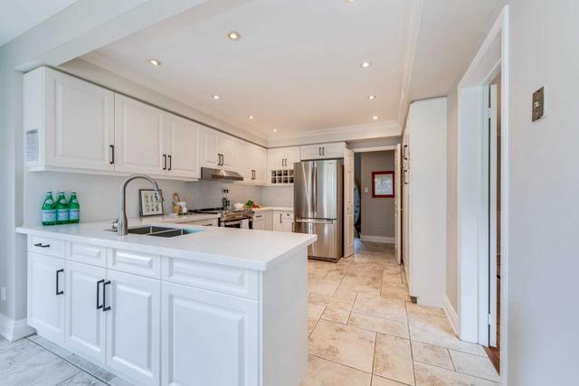 1270 Fairmeadow Tr, House detached with 4 bedrooms, 4 bathrooms and 6 parking in Oakville ON | Image 4