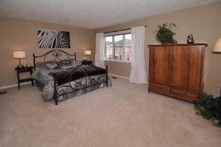 2227 Chickadee Cres, House detached with 4 bedrooms, 3 bathrooms and 2 parking in Oakville ON | Image 7