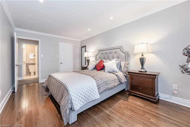 220 Robinson St, House attached with 3 bedrooms, 3 bathrooms and 2 parking in Oakville ON | Image 19