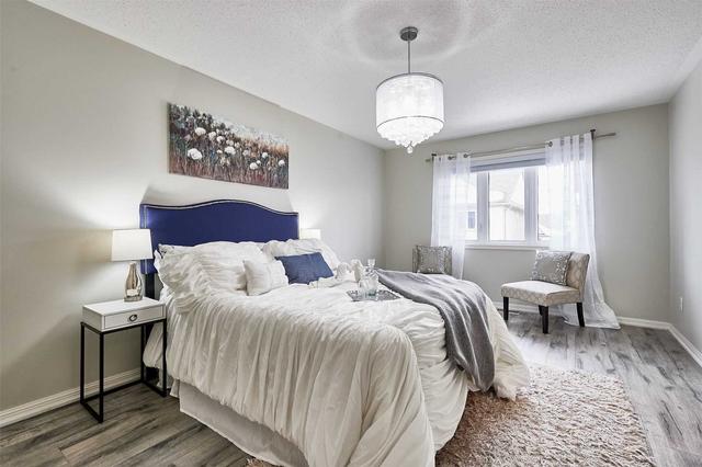 37 Dykstra Lane, Townhouse with 3 bedrooms, 3 bathrooms and 2 parking in Clarington ON | Image 7
