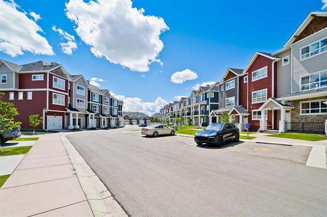 905, - 355 Nolancrest Heights Nw, House attached with 3 bedrooms, 2 bathrooms and 2 parking in Calgary AB | Card Image