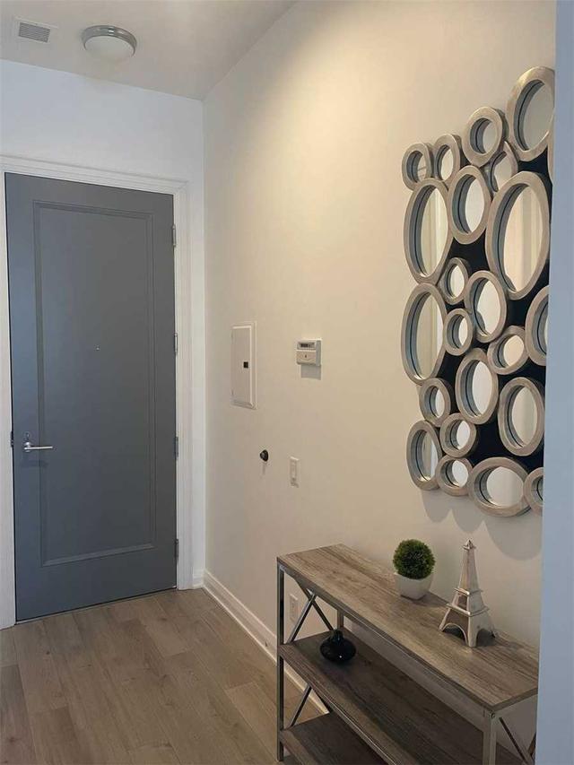 319 - 155 Yorkville Ave, Condo with 1 bedrooms, 1 bathrooms and 0 parking in Toronto ON | Card Image