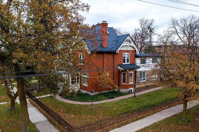 343 Pine St, House detached with 6 bedrooms, 5 bathrooms and 12 parking in Collingwood ON | Image 7