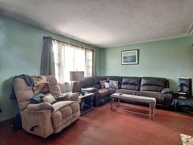 705 Barton St, House detached with 3 bedrooms, 1 bathrooms and 7 parking in Hamilton ON | Image 9