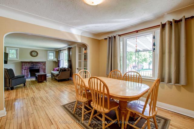 105 Appel St, House detached with 4 bedrooms, 2 bathrooms and 7 parking in London ON | Image 2