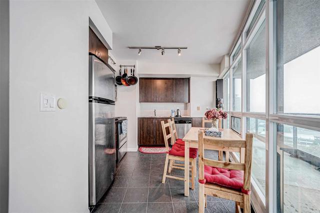 1604 - 215 Fort York Blvd, Condo with 2 bedrooms, 2 bathrooms and 1 parking in Toronto ON | Image 9