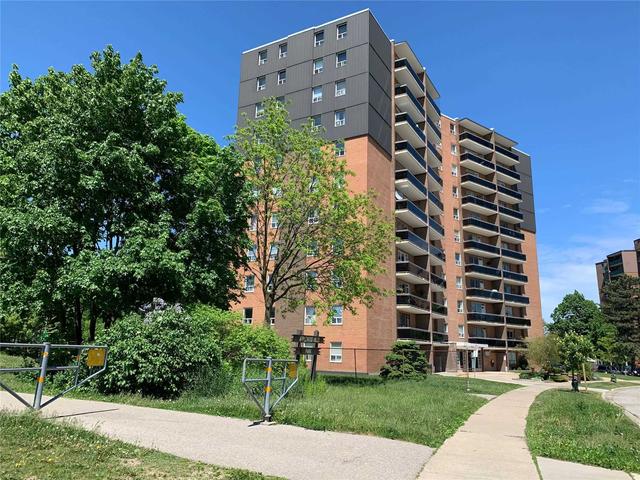 1004 - 3145 Queen Frederica Dr, Condo with 2 bedrooms, 1 bathrooms and 1 parking in Mississauga ON | Image 3