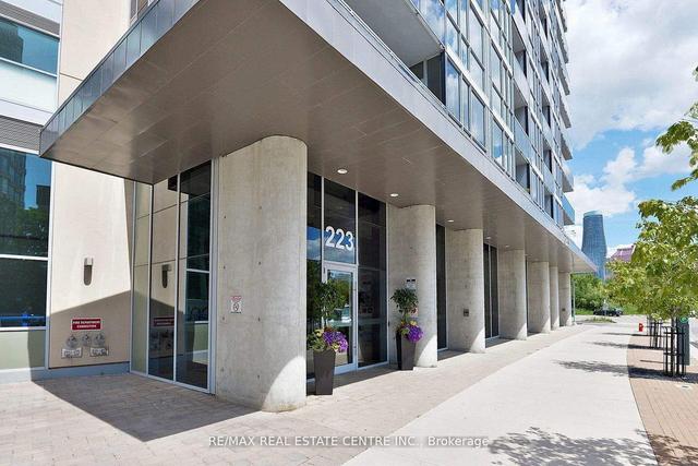 2401 - 223 Webb Dr, Condo with 1 bedrooms, 2 bathrooms and 1 parking in Mississauga ON | Image 11