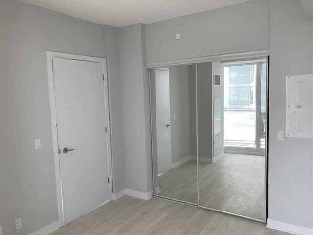 4206 - 2221 Yonge St, Condo with 1 bedrooms, 1 bathrooms and 0 parking in Toronto ON | Image 3