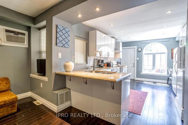 1531 Queen St E, House semidetached with 3 bedrooms, 4 bathrooms and 0 parking in Toronto ON | Image 38