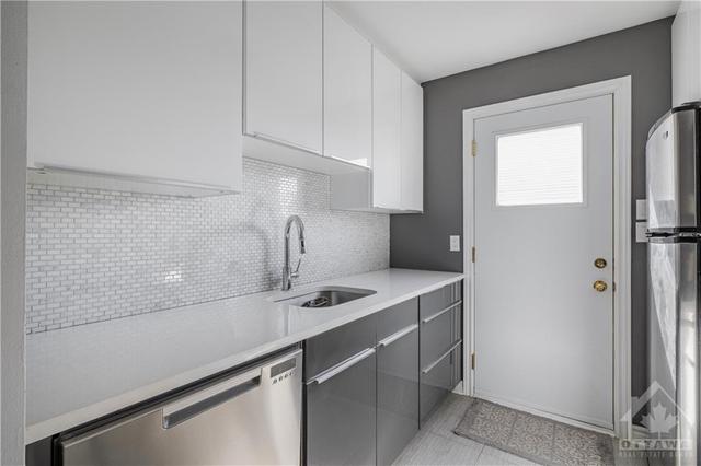 76 Renova Private, Townhouse with 3 bedrooms, 2 bathrooms and 1 parking in Ottawa ON | Image 10