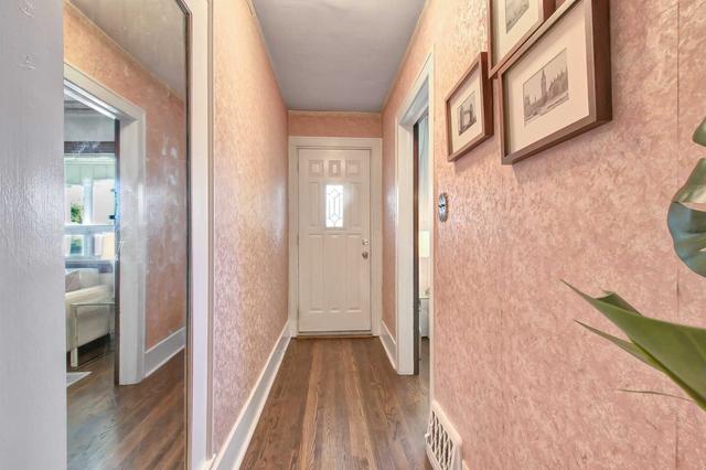 4 Ashbury Ave, House semidetached with 3 bedrooms, 1 bathrooms and 0 parking in Toronto ON | Image 36