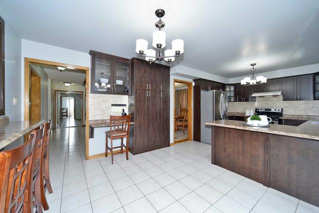 26 Cinrickbar Dr, House detached with 4 bedrooms, 4 bathrooms and 6 parking in Toronto ON | Image 35
