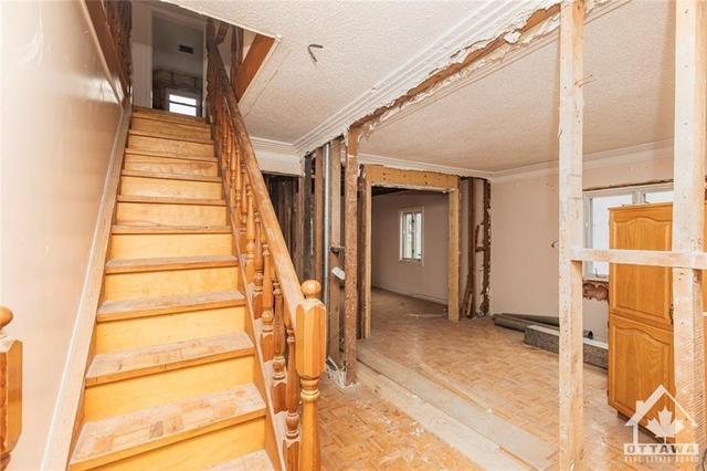 1368 Belcourt Boulevard, House detached with 6 bedrooms, 2 bathrooms and 3 parking in Ottawa ON | Image 21