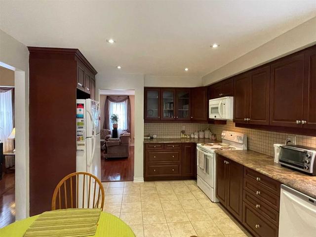 8 Keewatin Gate, House detached with 4 bedrooms, 3 bathrooms and 4 parking in Brampton ON | Image 18