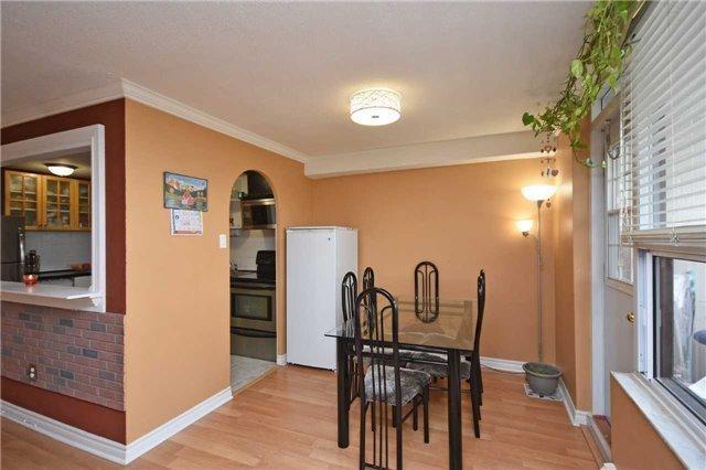 809 - 3120 Kirwin Ave, Condo with 2 bedrooms, 1 bathrooms and 1 parking in Mississauga ON | Image 9