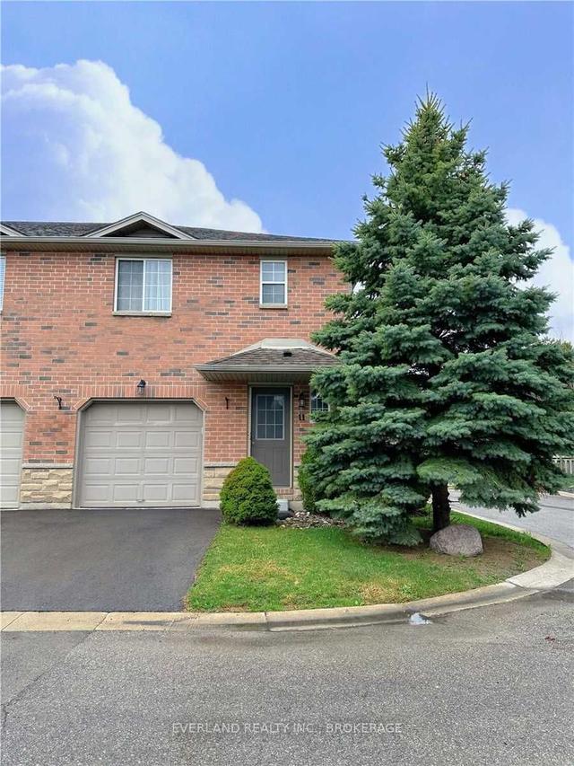 11 - 39 Pinewoods Dr, Townhouse with 3 bedrooms, 2 bathrooms and 2 parking in Hamilton ON | Image 12