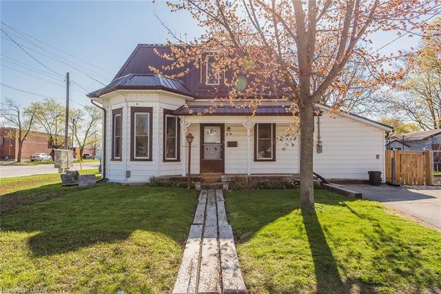 59 Cedar Street, House detached with 3 bedrooms, 1 bathrooms and null parking in Aylmer ON | Image 2