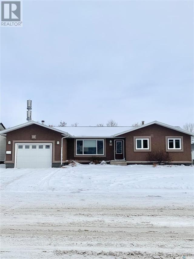 11 Mackenzie Drive, House detached with 4 bedrooms, 3 bathrooms and null parking in Yorkton SK | Card Image