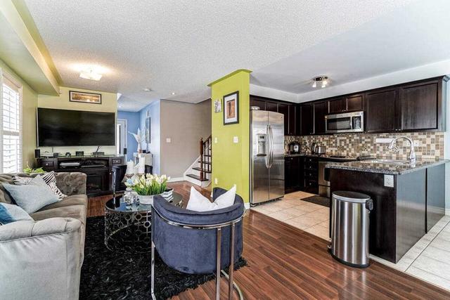 67 - 715 Grandview St, House attached with 3 bedrooms, 3 bathrooms and 2 parking in Oshawa ON | Image 3