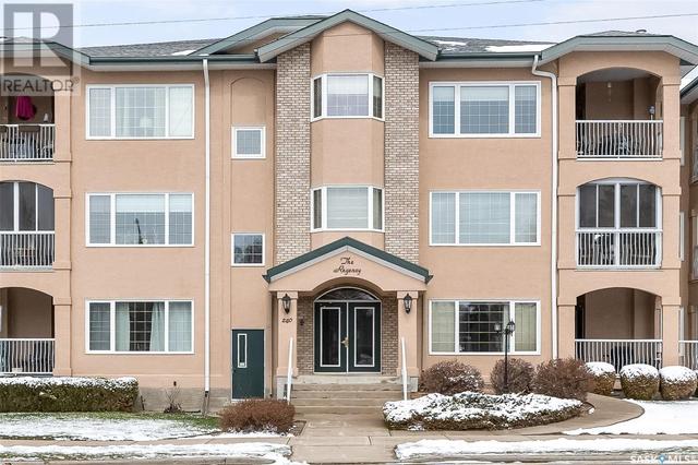 101 - 240 Athabasca Street E, Condo with 2 bedrooms, 2 bathrooms and null parking in Moose Jaw SK | Image 3