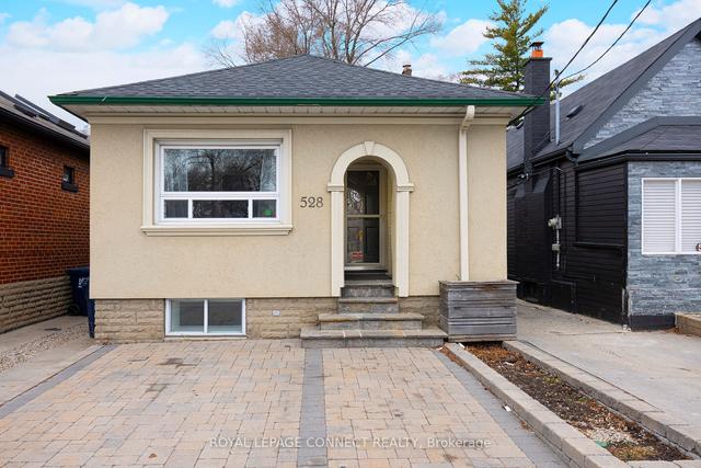 528 Jane St, House detached with 2 bedrooms, 2 bathrooms and 1 parking in Toronto ON | Image 1