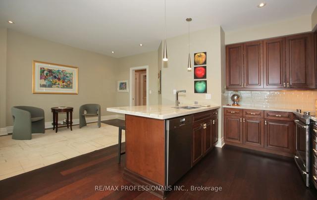 710 - 2855 Bloor St W, Condo with 2 bedrooms, 3 bathrooms and 2 parking in Toronto ON | Image 5
