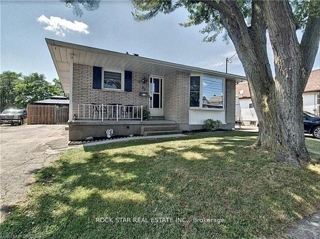 82 Deere St, House detached with 3 bedrooms, 2 bathrooms and 3 parking in Welland ON | Image 1