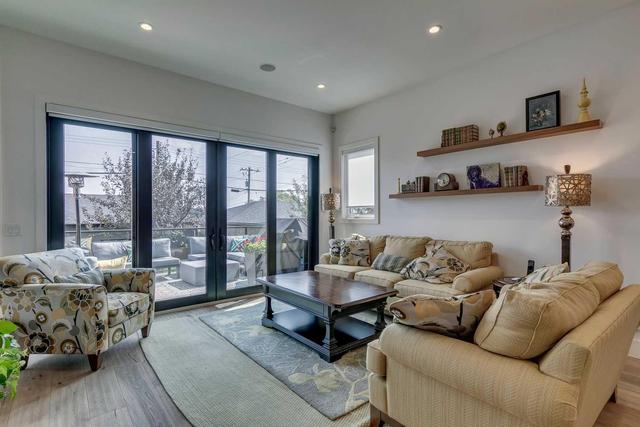 3804 Parkhill Street Sw, House detached with 4 bedrooms, 3 bathrooms and 2 parking in Calgary AB | Image 12