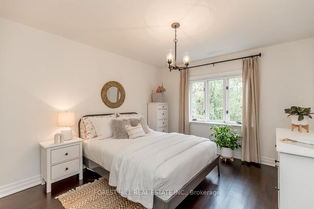 210 Bessborough Dr, House detached with 4 bedrooms, 4 bathrooms and 3 parking in Toronto ON | Image 11