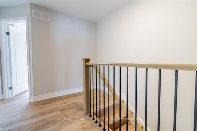 18 - 121a Moffatt St, House attached with 3 bedrooms, 3 bathrooms and 1 parking in St. Catharines ON | Image 10