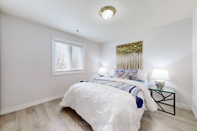 5 Oakhaven Dr, House detached with 3 bedrooms, 3 bathrooms and 4 parking in Toronto ON | Image 16
