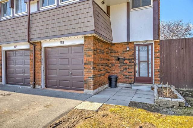 169 Violet Dr, Townhouse with 4 bedrooms, 3 bathrooms and 2 parking in Hamilton ON | Image 25