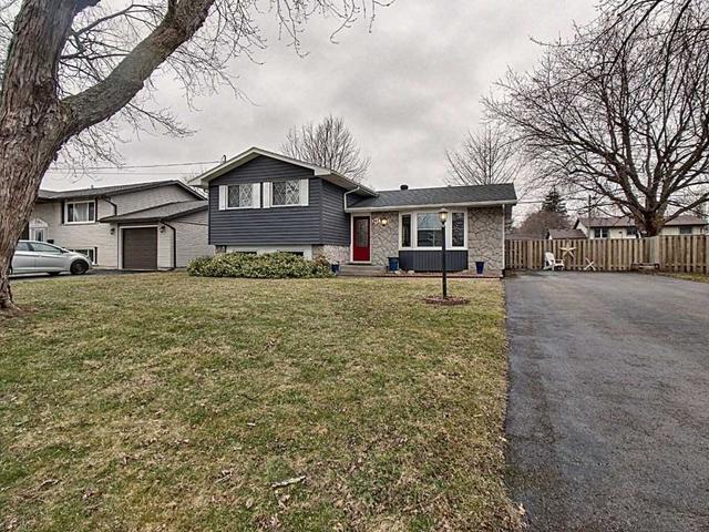 941 Parkdale Ave, House detached with 3 bedrooms, 2 bathrooms and 6 parking in Fort Erie ON | Image 1