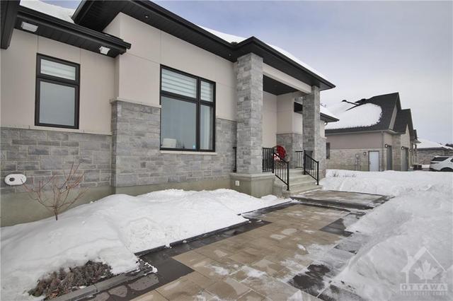 1785 Cedarlakes Way, House detached with 4 bedrooms, 4 bathrooms and 10 parking in Ottawa ON | Image 2