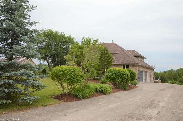 3911 Side Road 25 Sideroad, House detached with 5 bedrooms, 2 bathrooms and 13 parking in Puslinch ON | Image 37