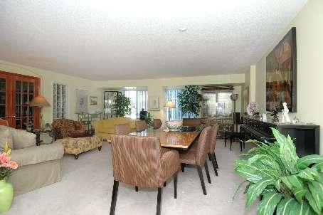 lph 4 - 33 University Ave, Condo with 2 bedrooms, 2 bathrooms and 1 parking in Toronto ON | Image 3